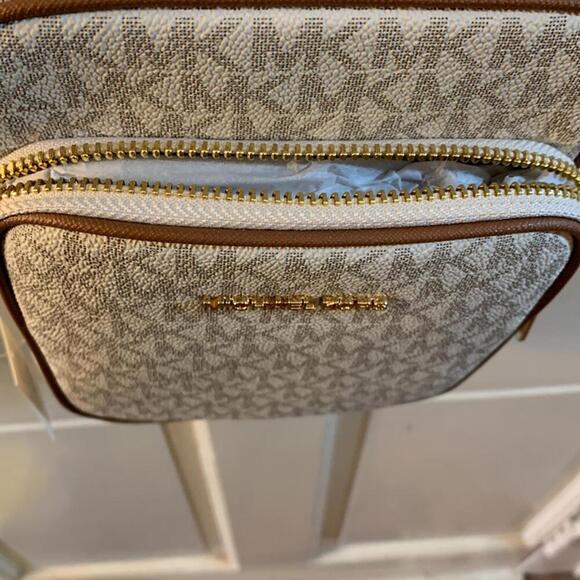 MK Michael Kors Jet Set crossbody purse handbag NWT. - Picture 3 of 11